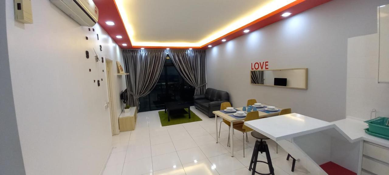 Luxe Suites At Skyloft Johor Bahru Luaran gambar