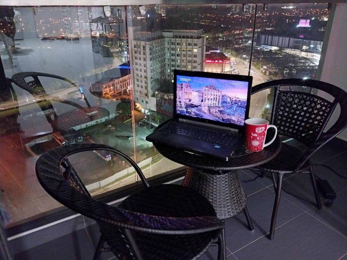 Luxe Suites At Skyloft Johor Bahru Luaran gambar